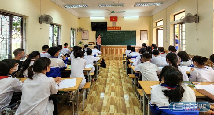Các tổ chuyên môn Trường Trung học cơ sở Đại Thắng đã hoàn thành đề cương ôn tập chi tiết cho học sinh lớp 9 (Ảnh: Phạm Linh)