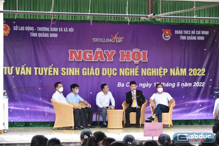 Ngày hội tư vấn tuyển sinh cho học sinh lớp 9 và lớp 12 được tổ chức tại huyện Ba Chẽ (Ảnh: Phạm Linh)