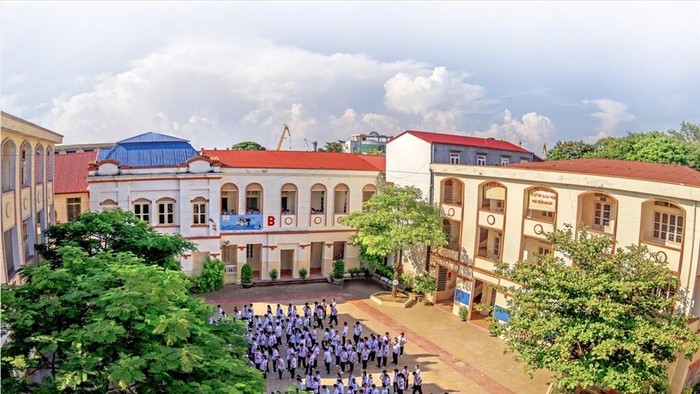 Thành phố cũng ra quyết định sáp nhập Trường Trung học cơ sở Phan Bội Châu vào Trường Trung học cơ sở Hồng Bàng (Ảnh: HB)