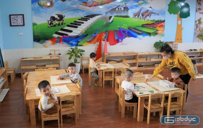 Đây là năm học thứ hai liên tiếp tỉnh Quảng Ninh có chính sách về hỗ trợ học phí cho trẻ em mầm non, học sinh phổ thông, học viên học chương trình giáo dục thường xuyên cấp phổ thông đang học tại các cơ sở giáo dục trên địa bàn tỉnh (Ảnh: Phạm Linh)