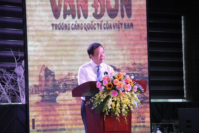 Giáo sư, Tiến sĩ Nguyễn Văn Kim, Phó Chủ tịch Hội đồng Di sản văn hóa Quốc gia phát biểu tại hội thảo (Ảnh: CTV)