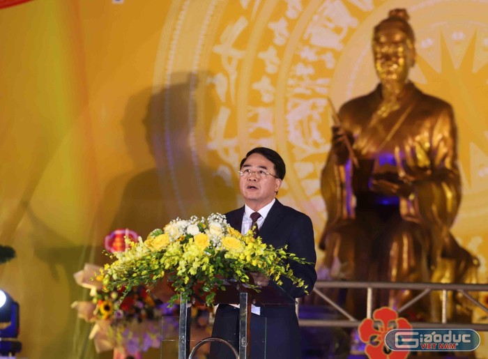 Ông Lê Khắc Nam - Phó Chủ tịch Uỷ ban nhân dân thành phố Hải Phòng phát biểu tại buổi lễ (Ảnh: Phạm Linh)