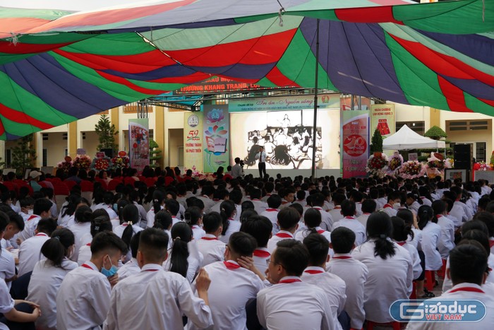 Trường Trung học cơ sở Đồng Hoà (quận Kiến An, Hải Phòng) tổ chức chuyên đề cấp thành phố “Tri ân thầy cô - Nguồn sáng tri thức” (Ảnh: Phạm Linh)