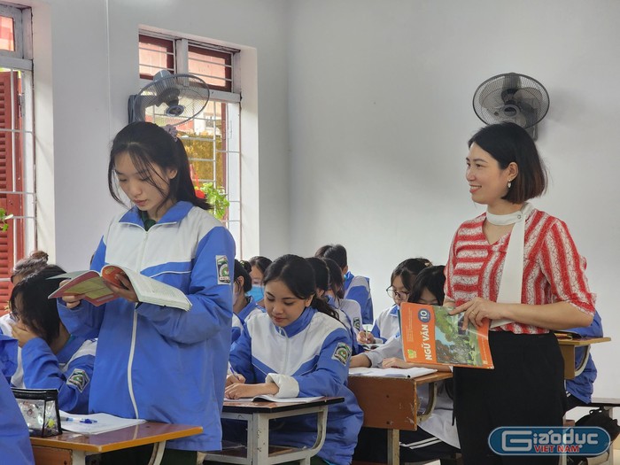 Cô giáo Nguyễn Hà Hương Ly cho rằng sự thay đổi của môn Ngữ văn khó nhưng rất cần thiết (Ảnh: Phạm Linh)