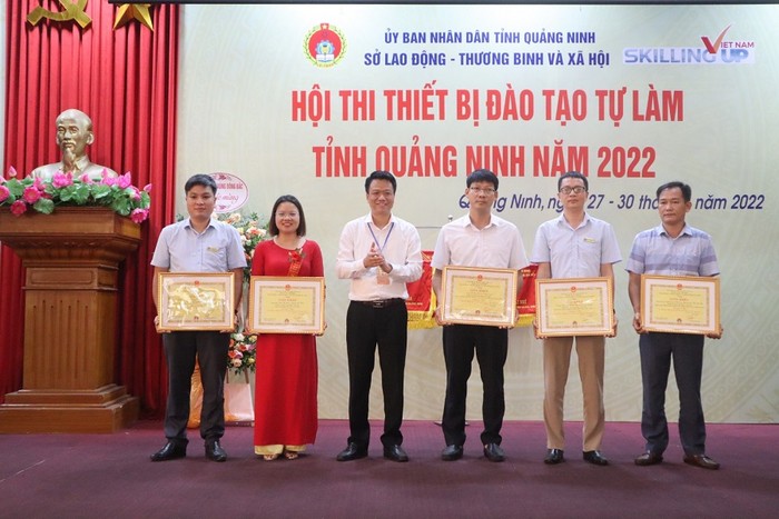 Trường Cao đẳng Công nghiệp và Xây dựng đạt giải Nhất toàn đoàn tại hội thi thiết bị đào tạo tự làm tỉnh Quảng Ninh năm 2022 (Ảnh: LT)