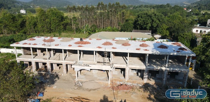 Dãy phòng chức năng, phòng học đang xây dựng tại điểm trường Đồng Cậm. (Ảnh: Phạm Linh)