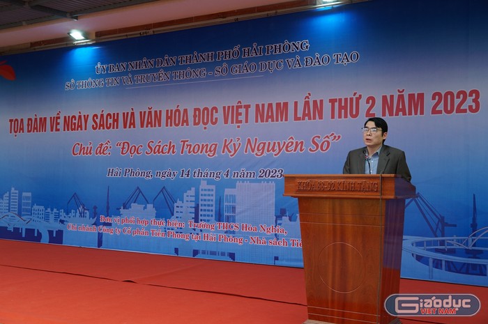 Ông Lê Văn Kiên – Phó Giám đốc Sở Thông tin và Truyền thông phát biểu khai mạc toạ đàm (Ảnh: Phạm Linh)