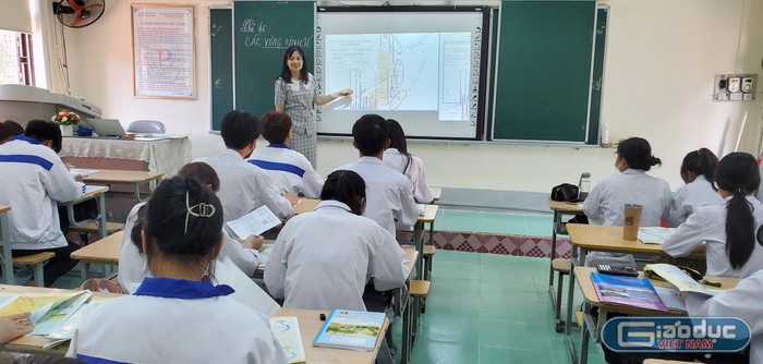 Học sinh Trường Trung học phổ thông Trần Phú (thành phố Móng Cái, Quảng Ninh) ôn tập tăng cường chuẩn bị cho kỳ thi tốt nghiệp (Ảnh: Phạm Linh)