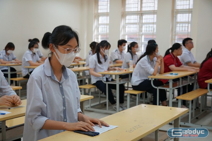 Ngày 23/6, Sở Giáo dục và Đào tạo tỉnh Quảng Ninh công bố điểm chuẩn tuyển sinh vào lớp 10 Trung học phổ thông năm học 2023 – 2024 (Ảnh: Phạm Linh)