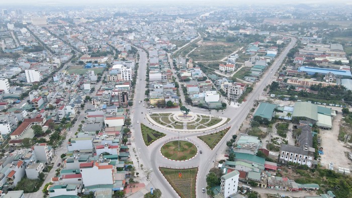 Toàn cảnh thành phố Móng Cái nhìn từ trên cao (Ảnh: thành phố cung cấp)