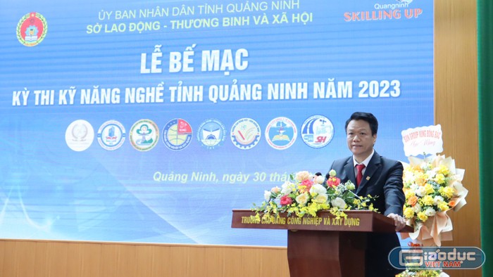 Ông Vũ Quang Trực – Phó Giám đốc Sở Lao động – Thương binh và Xã hội Quảng Ninh phát biểu tại lễ bế mạc Kỳ thi kỹ năng nghề tỉnh Quảng Ninh năm 2023 (Ảnh: PL)