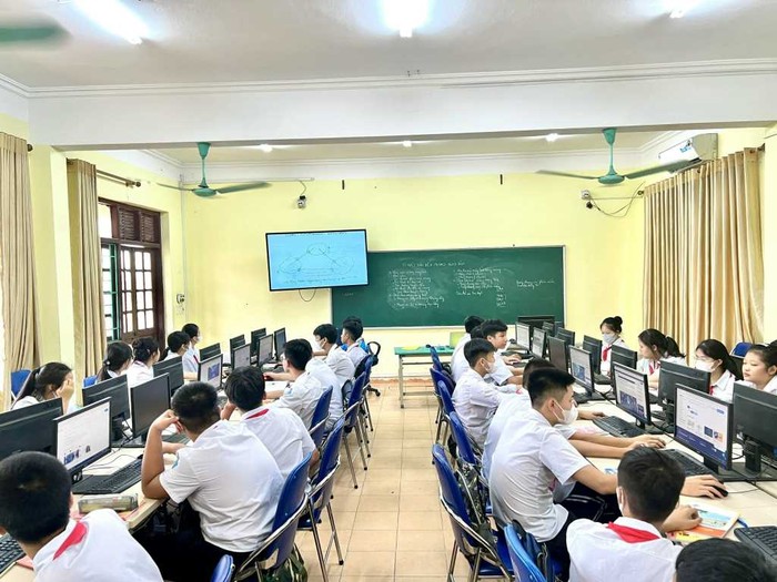 Tiết tin học tại Trường Trung học cơ sở Mạo Khê 2, thị xã Đông Triều (Ảnh: CTV)