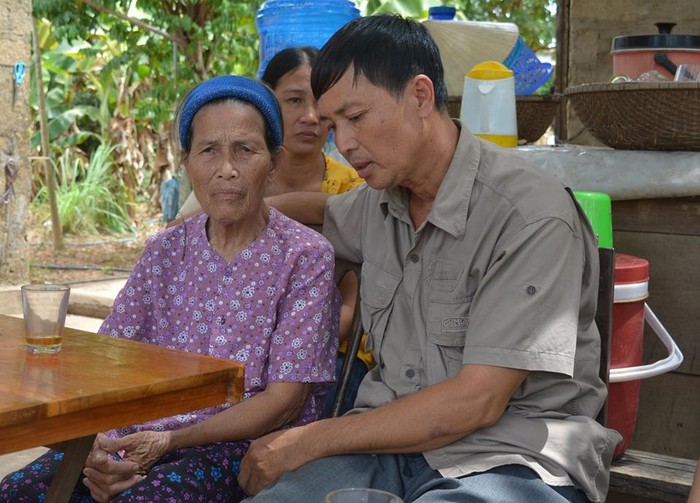 Nguyễn Xuân Thanh khóc nghẹn khi gặp lại người mẹ già giờ đã mù lòa.
