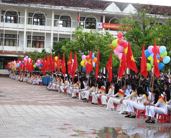 Lễ khai giảng tại trường THPT Quang Trung