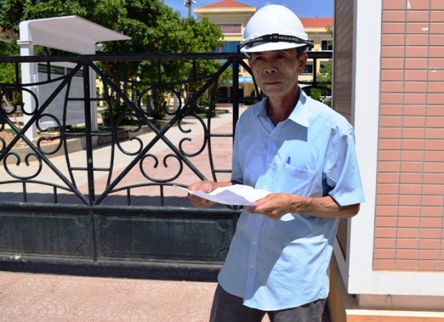 Dù đã 56 tuổi, thí sinh Nguyễn Đình Chớ vẫn đăng ký tham dự kỳ thi trung học phổ thông quốc gia. (Ảnh: Thủy Phan)