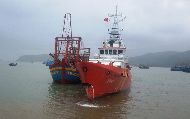 Tàu cá QB 928.36 TS cùng 9 thuyền viên trên tàu đã được tàu cứu nạn chuyên dụng SAR 411 cứu nạn kịp thời.