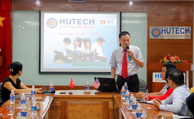 Phó giáo sư Bùi Xuân Lâm cho rằng, hợp tác quốc tế hiệu quả nhất là đón sinh viên ngoại gào trường học, đưa sinh viên trường mình ra trường bạn học: Ảnh: T.A