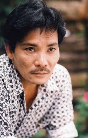 Thường Tín đã từng lập kỷ lục Guiness Việt Nam là diễn viên đóng phim nhựa nhiều nhất trong 1 năm với 12 phim. Mặc dù sau này anh đã có rất nhiều tai tiếng và từng bị bắt vì tội tổ chức đánh bạc, tuy nhiên người hâm mộ vẫn luôn nhớ tới thời huy hoàng của anh.