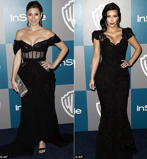 Cả Kim Kardashian và ngôi sao Sopranos Jamie-Lynn Sigler đều chọn những chiếc váy đen phô gần hết gò bồng đảo .