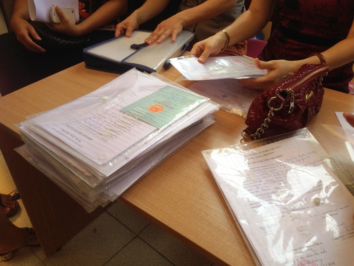Hàng chục bộ hồ sơ chuyển trường hợp lệ bị từ chối giải quyết vì không có hộ khẩu hoặc không có hộ khẩu tại quận Long Biên