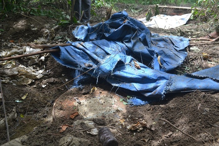 Những phuy thuốc trừ sâu được chôn dưới đất một lần nữa khẳng định tội ác của công ty Nicotex Thanh Thái
