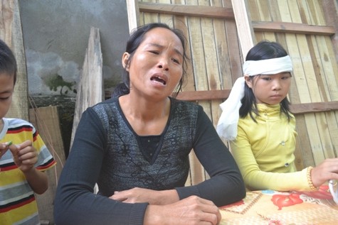 Người thân trong gia đình đau đớn trước cái chết của mẹ con sản phụ Nguyễn Thị Xuân