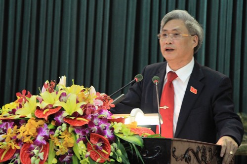 Ông Vũ Đình Xinh - GĐ sở Tài Nguyên và Môi trường Thanh Hóa tại buổi chất vấn tại nghị trường (ảnh Vnexpress.net)