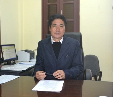 Thầy Trịnh Xuân Cảnh - Chánh văn phòng Sở GD&amp;ĐT Thanh Hóa trao đổi với PV