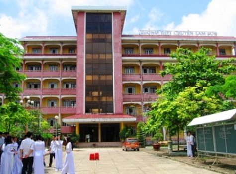 Trường THPT chuyên Lam Sơn (Thanh Hóa)