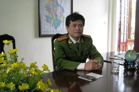 Đại tá Lê Văn Nghiêm - Trưởng Công an TP.Thanh Hóa trao đổi với phóng viên