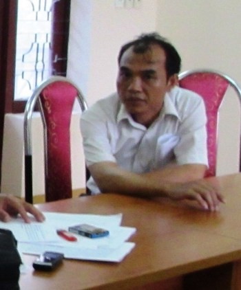 Ông Lê Sỹ Thuần – Thư ký Tòa án Nhân dân huyện Triệu Sơn tường trình sự việc với cơ quan chức năng