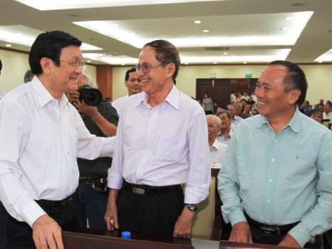Chủ tịch nước Trương Tấn Sang tiếp xúc cử tri tại quận 1 TP.Hồ Chí Minh
