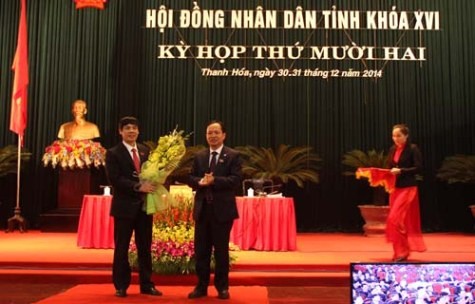 Ông Nguyễn Đình Xứng (trái) được bầu làm Chủ tịch tỉnh Thanh Hóa (ảnh: Lê Hoàng)