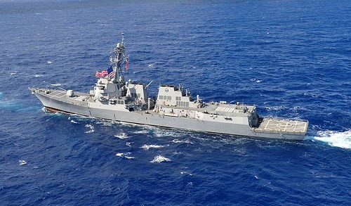 Mới đây Hải quân Hoa Kỳ đã tiến hành một hoạt động tự do hàng hải trong khu vực tranh chấp ở Biển Đông. Trong ảnh, tàu khu trục tên lửa USS William P. Lawrence, ảnh: public.navy.mil.