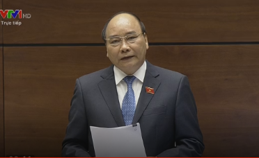 Thủ tướng Nguyễn Xuân Phúc trả lời chất vấn sáng 17/11 (ảnh chụp màn hình).