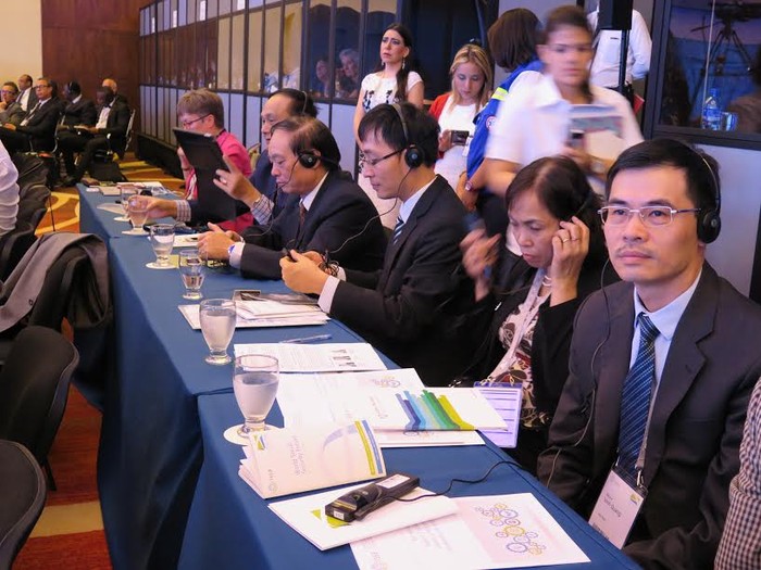 Đoàn đại biểu Việt Nam tham dự Diễn đàn An sinh xã hội thế giới năm 2016 và Đại hội đồng ISSA lần thứ 32 (ảnh: Bảo hiểm xã hội Việt Nam cung cấp).