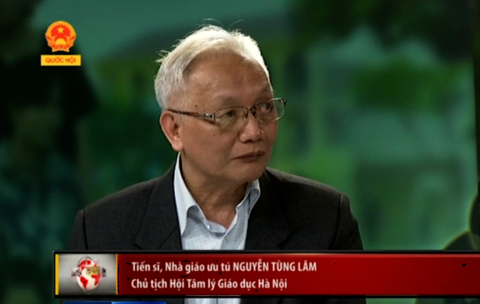 Tiến sĩ, Nhà giáo ưu tú Nguyễn Tùng Lâm, Chủ tịch Hội tâm lý Giáo dục Hà Nội. Ảnh của truyền hình Quốc hội.