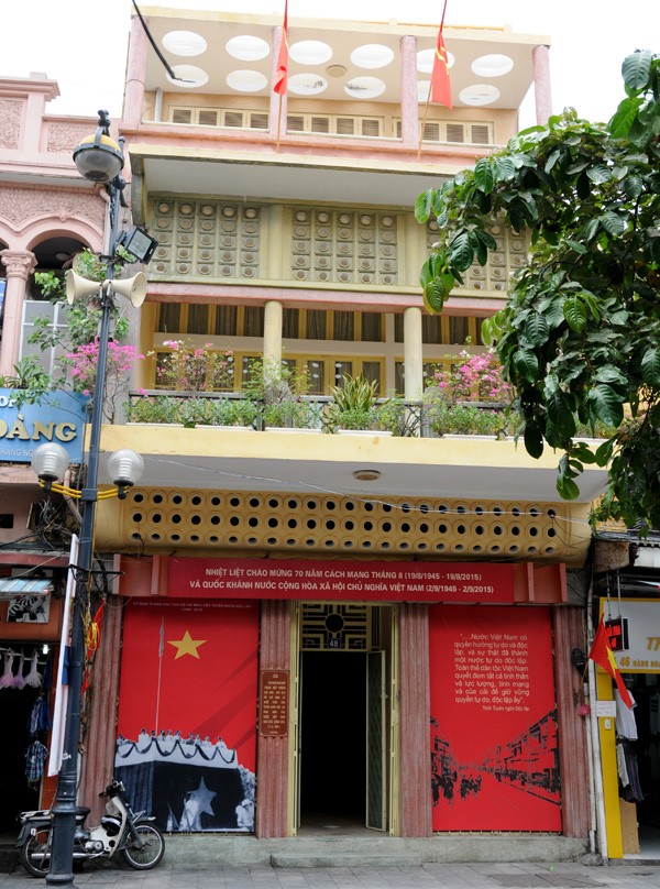 Ngôi nhà số 48 phố Hàng Ngang, nơi Chủ tịch Hồ Chí Minh đã ở và làm việc trong những ngày đầu tiên về Hà Nội. Ảnh: http://dangcongsan.vn.
