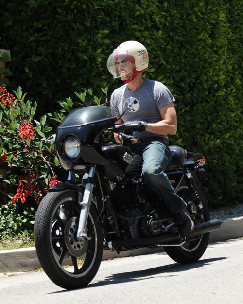 Harley Davidson cũng là lựa chọn của diễn viên người Pháp, Olivier Martinez.