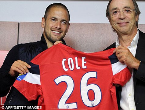 Joe Cole được đem cho Lille mượn.