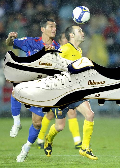 Casquero (Getafe) đặt hãng Puma thiết kế cho mình đôi giày có con số 22 và tên của hai quý tử Candela - Bibiana.