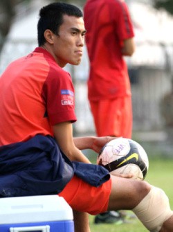 V-League 2010, Phước Tứ đến Sài Gòn Xuân Thành với hợp đồng kỷ lục 12 tỷ đồng.