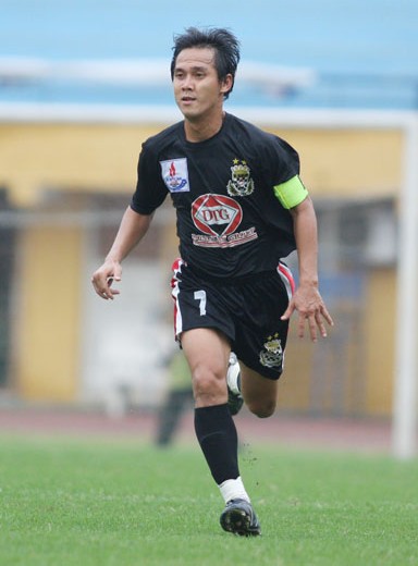 V-League 2003, Minh Phương từ Cảng Sài Gòn về Đồng Tâm Long An với mức giá 400 triệu đồng.