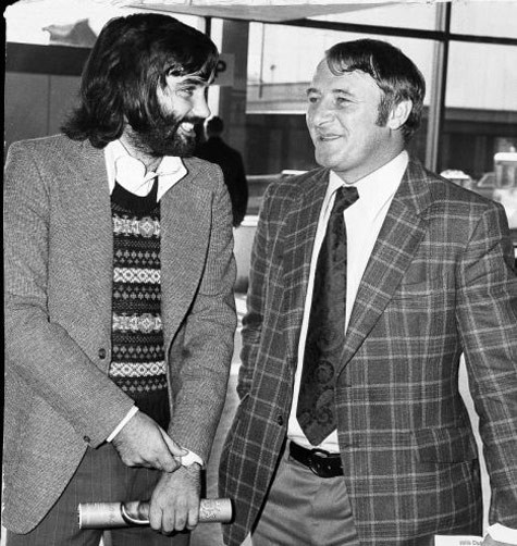 Tommy Docherty và George Best, hai cựu binh của Man United.