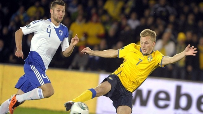 Tại bảng E, Thụy Điển đã chắc chắn xếp nhì bảng và giành vé play-off sau trận thắng Phần Lan 2-1.