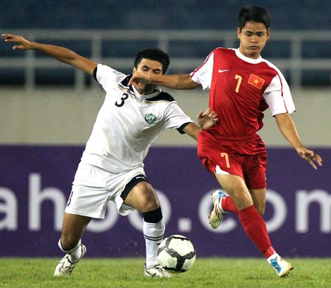 Đình Tùng (phải) là chân sút chủ lực của U23 Việt Nam. Ảnh: Quang Minh