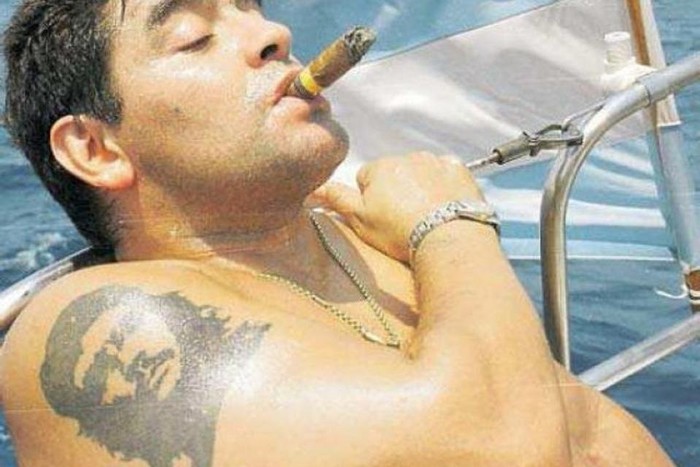 Maradona vẫn luôn tôn sùng Che Guevara.