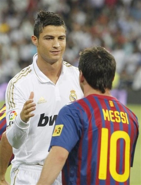 Ronaldo và Messi là những đề tài bất tận của báo chí.