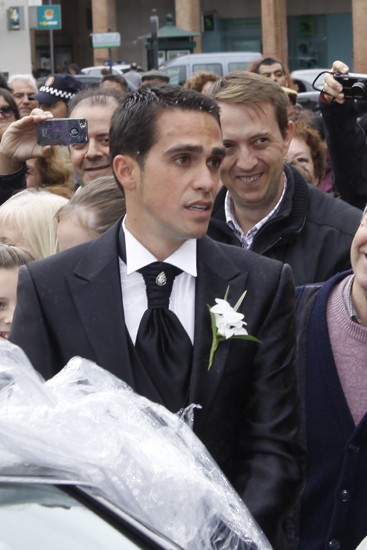 Alberto Contador đã 3 lần vô địch Tour de France (2007, 2009, 2010), 2 lần quán quân Giro d Italia (2008, 2011) và vô địch Vuelta a España (2008). Anh là cua-rơ thứ 5 trong lịch sử (và là cua-rơ Tây Ban Nha đầu tiên) thống nhất 3 danh hiệu lớn này.