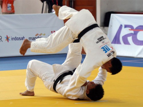 Võ sĩ Judo Việt Nam khóc nức nở vì bị trọng tài ép ảnh 3